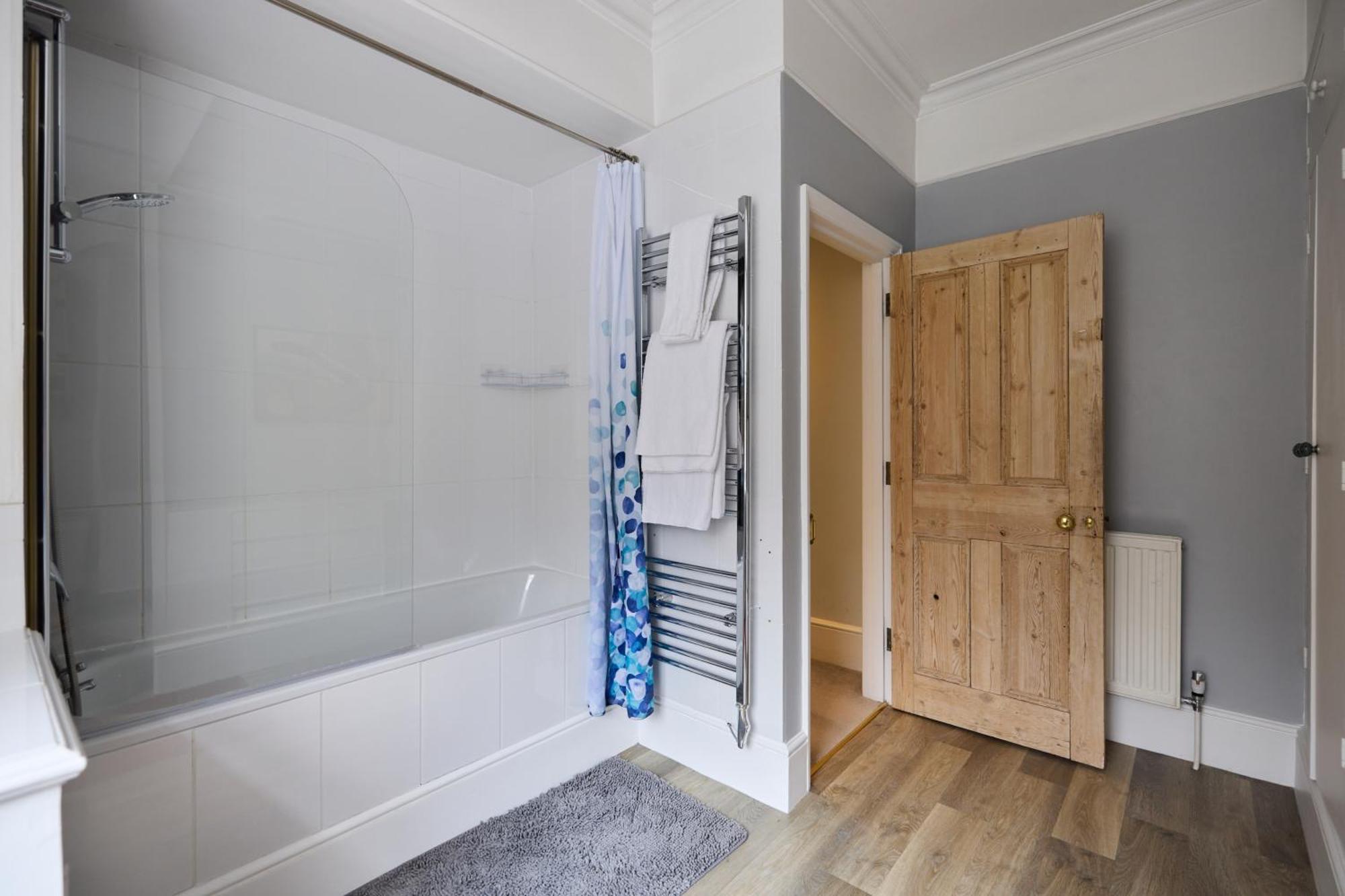 Апартаменти The Fulham Hideout - Modish 2Bdr Flat With Patio Лондон Екстер'єр фото